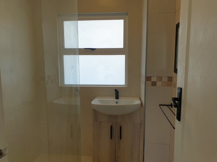 To Let 2 Bedroom Property for Rent in Claremont Western Cape